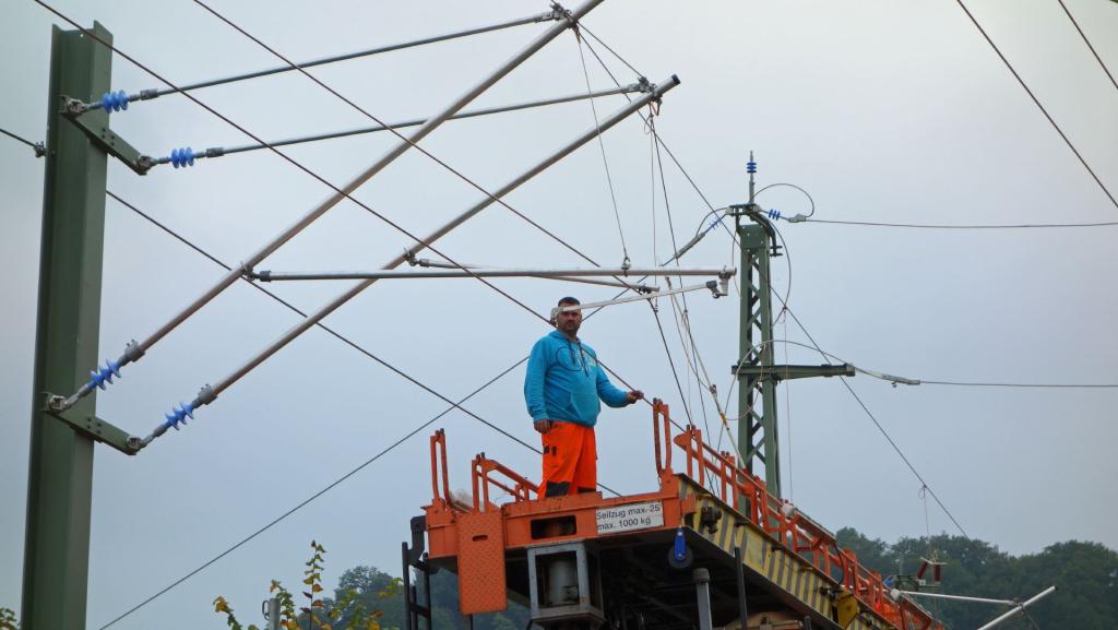 Oberleitungs-Installation