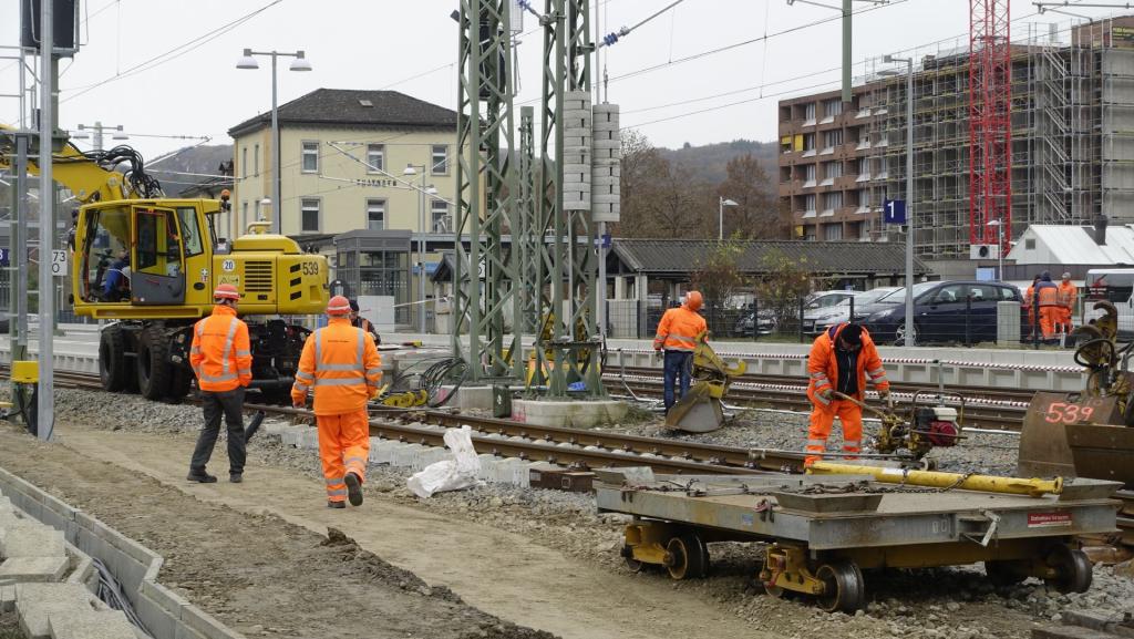 umfangreich u. neue Elektrifizierung